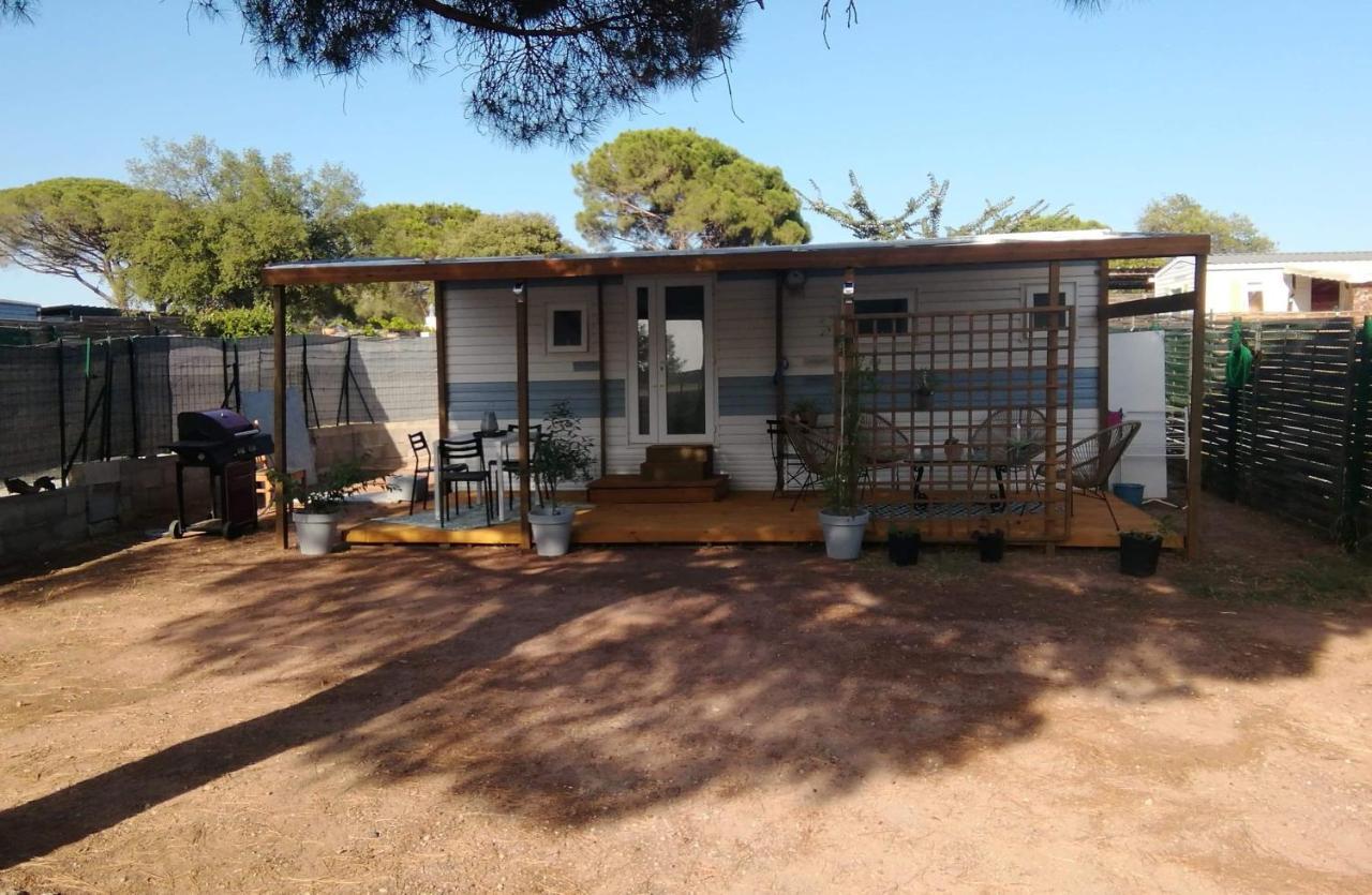 Mobilhome A Frejus A 15 Minute De La Mer Sur Terrain Independant Exterior foto