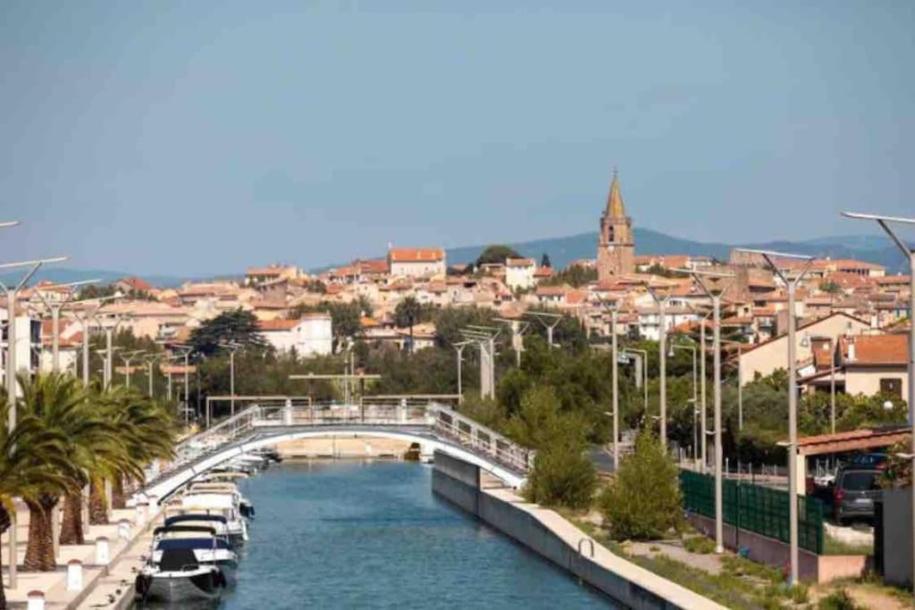 Mobilhome A Frejus A 15 Minute De La Mer Sur Terrain Independant Exterior foto